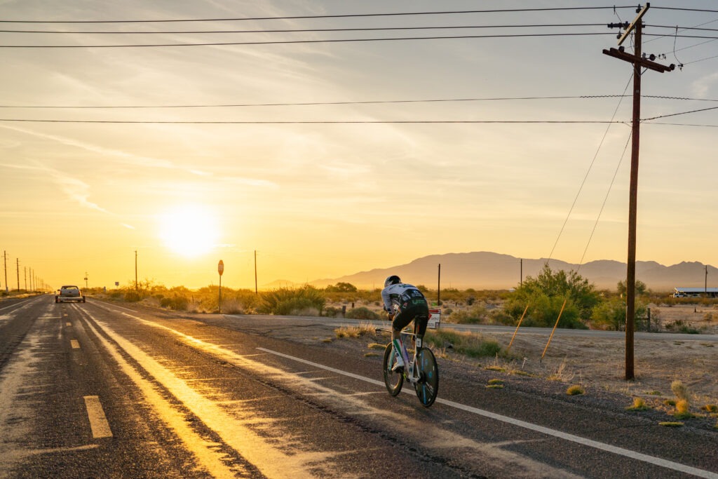 Der Österreicher Philipp Kaider auf dem Weg zum Sieg beim Race Across America 2025