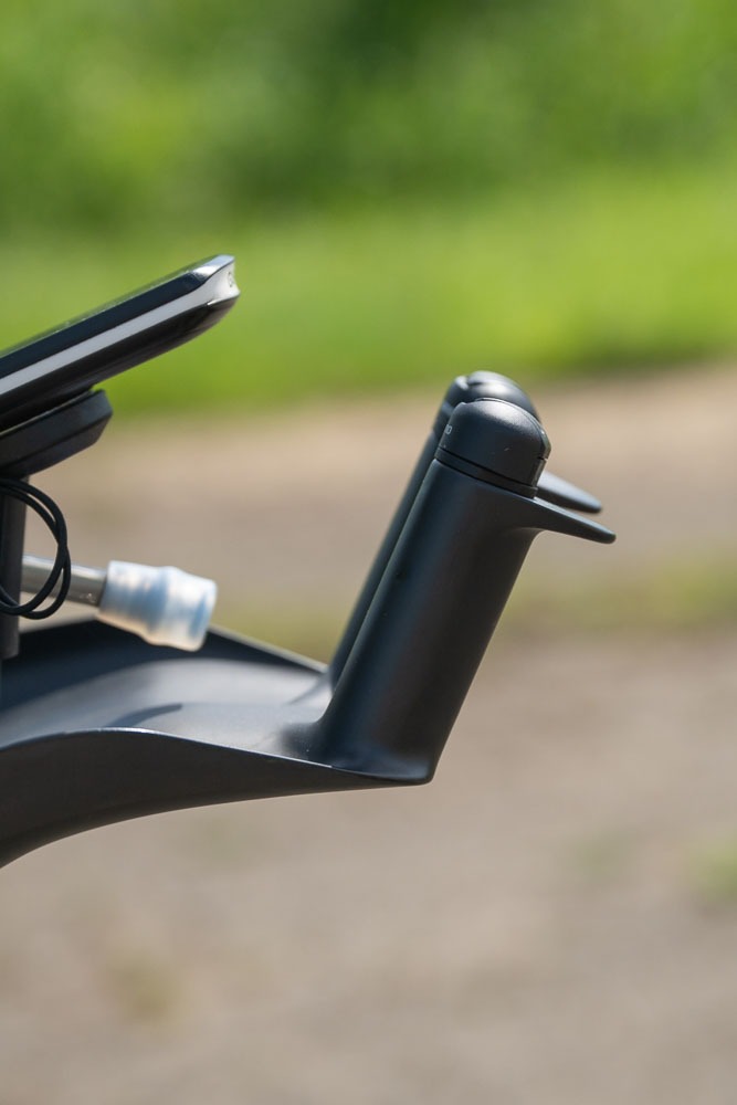 Haken am Cockpit des Canyon Speedmax