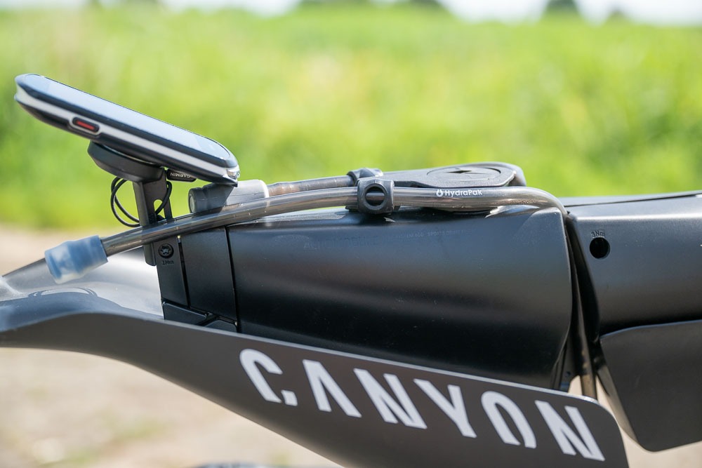 Aerofuel 650 am Cockpit der Canyon Speedmax