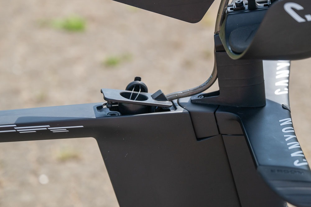 Eingang zum Tanksystem im Canyon Speedmax 