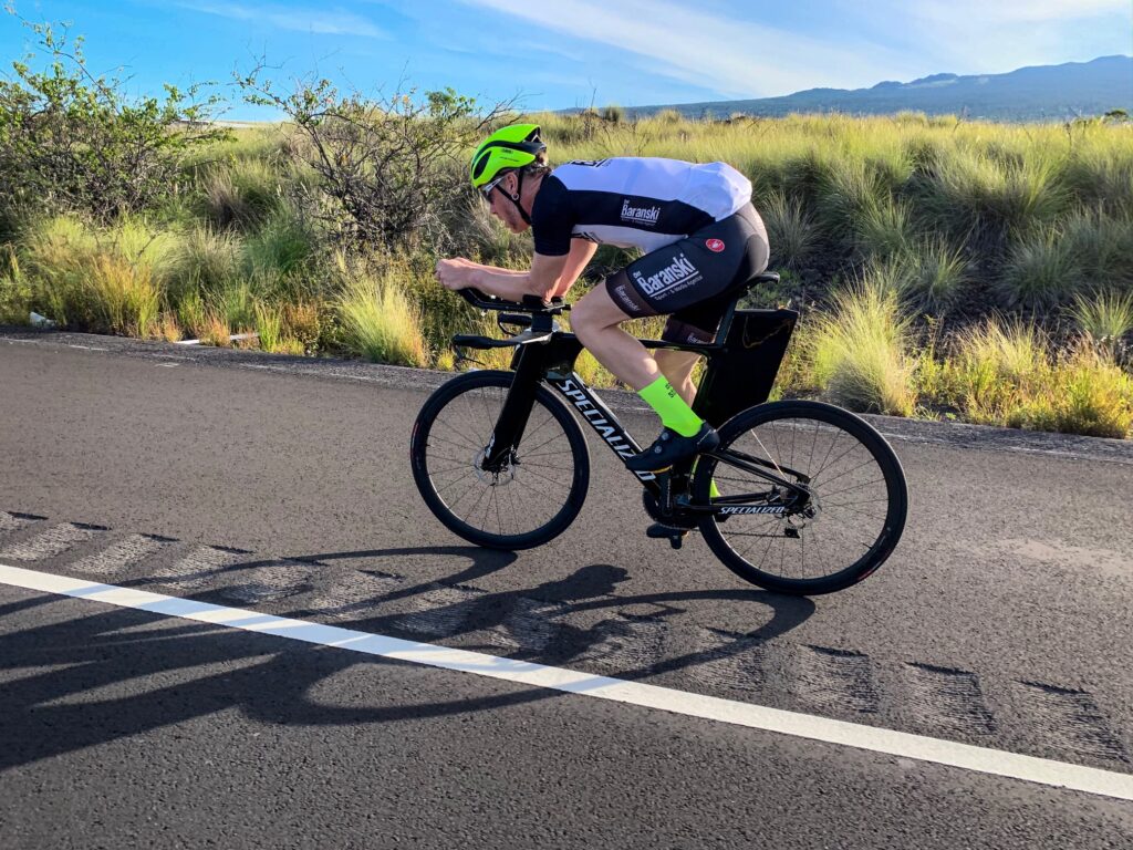 Der Baranski auf dem Specialized Shiv beim Launch auf Hawaii beim Ironman.