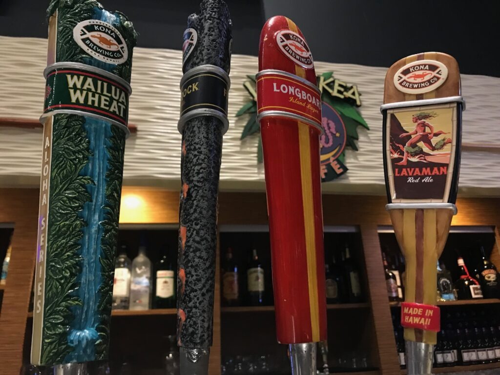 Zapfhähne der Kona Brewing Company auf Big Island beim Ironman Hawaii.